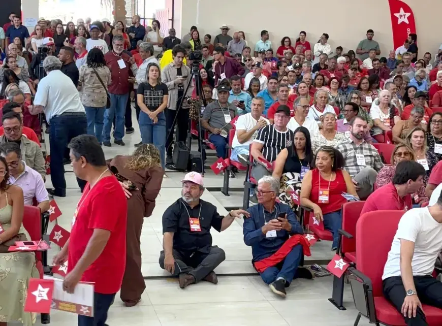 Carlos Bernardo referenda pré-candidatura em encontro do PT na capital Encontro Estadual do partido reúne lideranças em Campo Grande; Bernardo anuncia disposição para disputar eleições