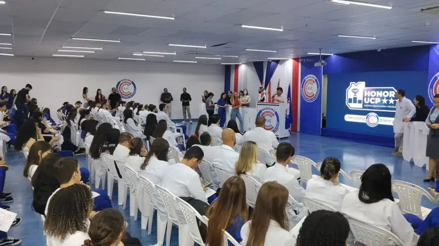 UCP-PJC entrega “Certificado de Mérito Acadêmico”  a alunos destaques do curso de Medicina
