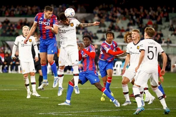 United vence Crystal Palace e segue sem perder com novo técnico