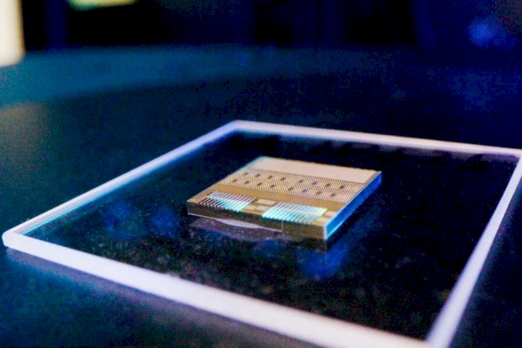 Fabricante de máquinas para chips ASML recebe recorde de encomendas