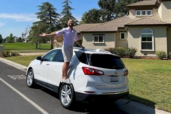 Após comprar carro, Gil do Vigor comenta evolução nas aulas de direção