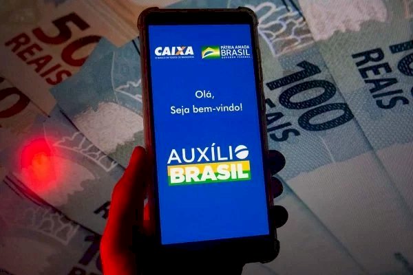 Após pausa no Carnaval, Caixa volta a pagar Bolsa Família nesta 4ª