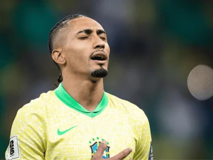 Raphinha assume camisa 10 e Seleção começa a desenhar nova identidade após a Copa