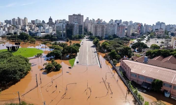 Eventos climáticos extremos reforçam desafio de cidades diante de chuvas, calor e períodos de seca
