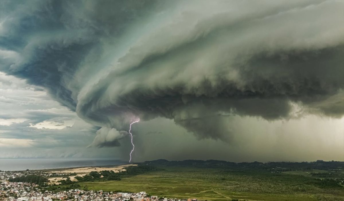Ciclone extratropical coloca Sul do Brasil em alerta para tempestades e granizo